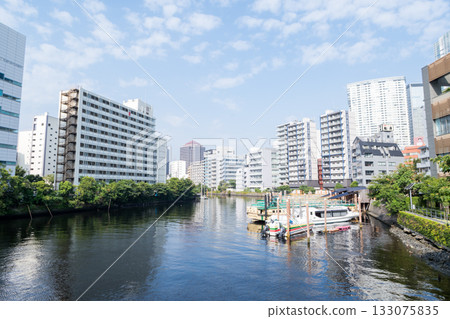 [Shinagawa Ward] Scenery with houseboats and canals 133075835