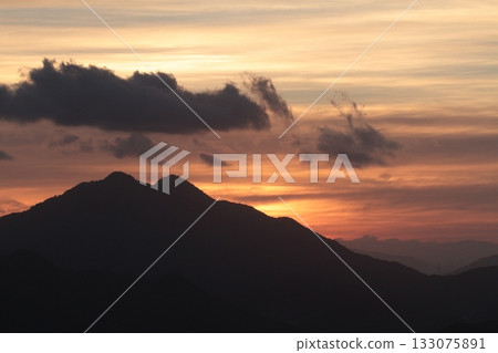一座雲在山上 一座雲在山上 133075891