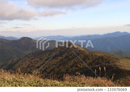 [Mount Kasatori] Clear autumn sky and clouds 133076069