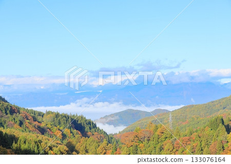 從松川谷眺望高井水壩和白馬山脈。 從松川谷眺望高井水壩和白馬山脈。 133076164