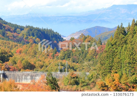 Takai Dam and the Hakuba mountain range as seen from Matsukawa Valley 133076173