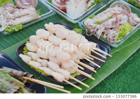 Seafood, Chonburi, fishing village, selling products from the sea, from the villagers to the buyers, Chonburi, Thailand, 5/9/2025 133077366