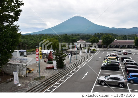山梨縣公路站鳴澤和富士山 山梨縣公路站鳴澤和富士山 133078100