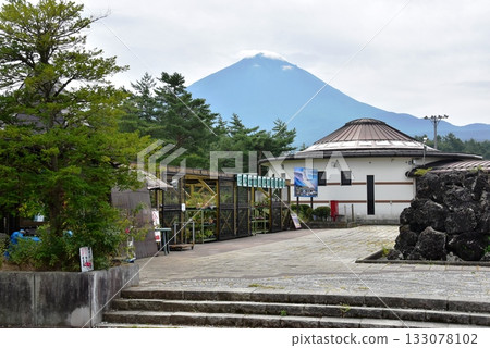 Yamanashi Prefecture Roadside Station Narusawa and Mount Fuji Yamanashi Prefecture Roadside Station Narusawa and Mount Fuji 133078102