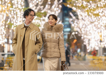 Illuminations and couple 133078980