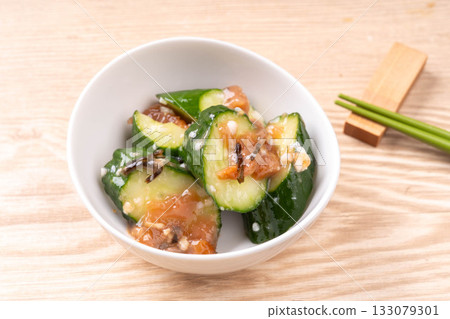 黃瓜佐醃梅子和鹹曲 133079301