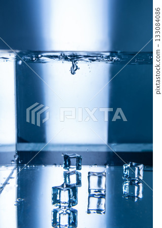 7.Multiple Ice Cubes on a Wet Reflective Surface 7.Multiple Ice Cubes on a Wet Reflective Surface 133084086