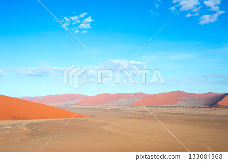 desert sand dunes Sossusvlei, Namibia desert sand dunes Sossusvlei, Namibia 133084568