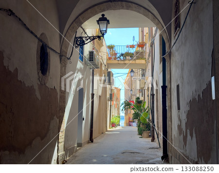 Syracuse old town, Sicily Italy 133088250