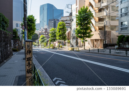 [Takanawa, Minato Ward] Early morning urban slope 133089691
