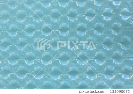 淺藍色紙上的緩衝材料 133090675