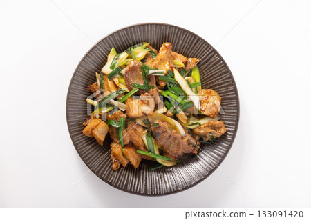 混合豬內臟與蔥和韭菜一起翻炒(味噌口味) 混合豬內臟與蔥和韭菜一起翻炒(味噌口味) 133091420