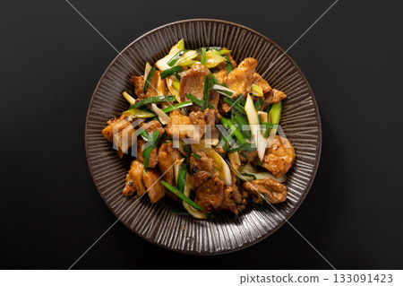 Mixed pork innards stir-fried with green onions and chives (miso flavor) Mixed pork innards stir-fried with green onions and chives (miso flavor) 133091423