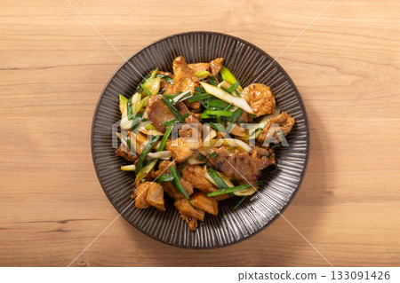 Mixed pork innards stir-fried with green onions and chives (miso flavor) Mixed pork innards stir-fried with green onions and chives (miso flavor) 133091426