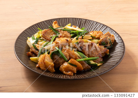 Mixed pork innards stir-fried with green onions and chives (miso flavor) Mixed pork innards stir-fried with green onions and chives (miso flavor) 133091427