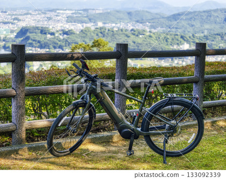 Cycling: Mountain Observation Decks and City Views Cycling: Mountain Observation Decks and City Views 133092339