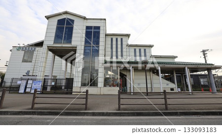 The station building seen from the north exit (Asahi exit) of Musashi-Takahagi Station on the JR Kawagoe Line The station building seen from the north exit (Asahi exit) of Musashi-Takahagi Station on the JR Kawagoe Line 133093183