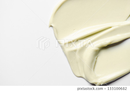 Anti-aging moisturizing skin mask with green clay and seaweed. 133100682