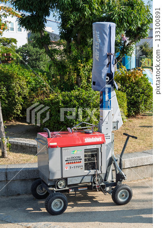 Matsubara Marche, Matsubara City, Osaka Prefecture: Event record and behind-the-scenes views [Generators and lighting equipment for night lighting] 133100891