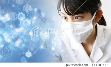 科學與醫學研究圖片：研究人員與抽象背景 133101532