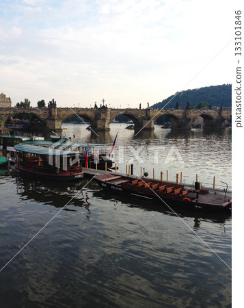 捷克共和國,布拉格,查理大橋,伏爾塔瓦河,城市景觀 捷克共和國,布拉格,查理大橋,伏爾塔瓦河,城市景觀 133101846