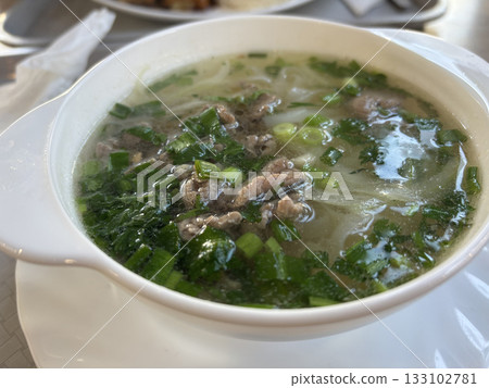 Vietnamese transparent soup with rice noodles 133102781