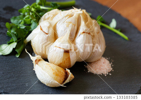 油炸整蒜 油炸整蒜 133103385