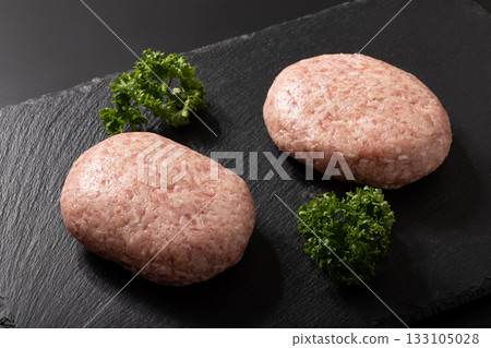 Fresh hamburger steak (domestic beef, domestic pork) 133105028
