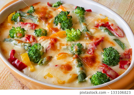 蔬菜焗通心粉 133106823