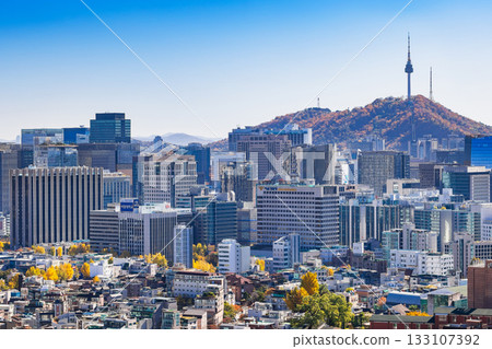 Autumn scenery of Seoul city and Namsan Tower (N Seoul Tower) in South Korea 133107392