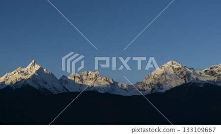 中國香格麗拉/梅里雪山 梅里雪山 中國香格麗拉/梅里雪山 梅里雪山 133109667