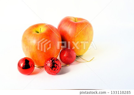 Fresh apple 133110285