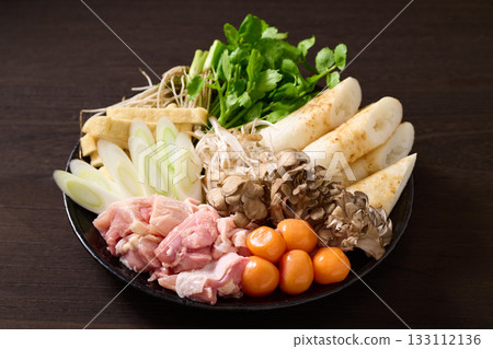 Kiritanpo hotpot ingredients 133112136