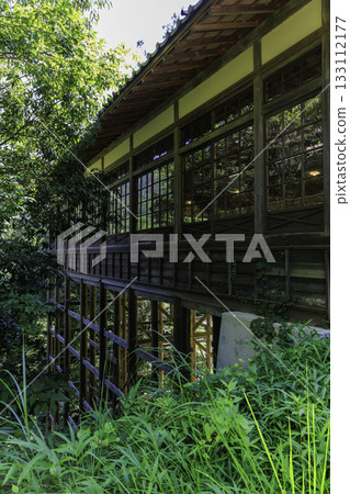 The raised wooden worship hall of Sukunahikona Shrine, built on a cliff, and the beautiful natural scenery 133112177
