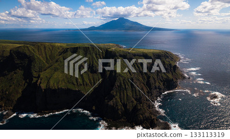 從利尻富士島觀景台上看到的深秋全景 133113319