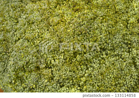 Broccoli head 133114858