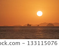 在海上日落 133115076
