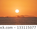 在海上日落 133115077