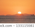 在海上日落 133115081