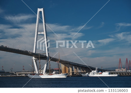 Nippon Maru passing under the Meiko Central Bridge on the Meiko Triton 133116003