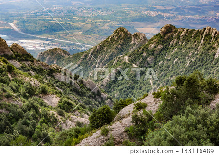 蒙塞拉特奇岩山(西班牙巴塞羅那) 蒙塞拉特奇岩山(西班牙巴塞羅那) 133116489