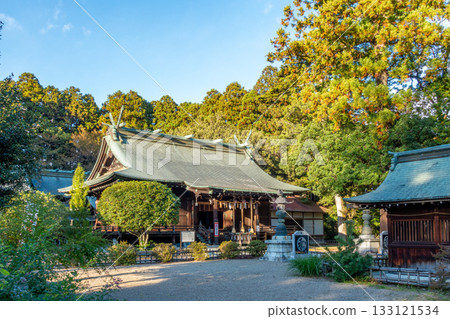 Aoba Shrine worship hall: Modern shrine front view 133121534