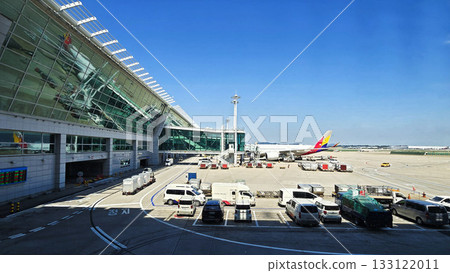 仁川國際機場的飛機和停車場 仁川國際機場的飛機和停車場 133122011