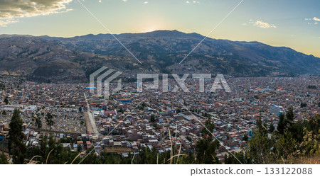 Aerial view of the town of Huaraz, Ancash. 133122088