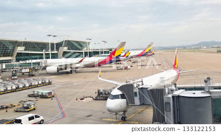 Asiana Airlines and the parking lot at Incheon Airport 133122153