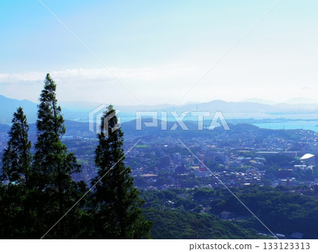 從火山上看到的城市景觀（山口縣下關市） 133123313