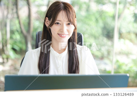 Business woman 133126489