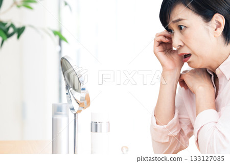 成熟的年齡女士護膚 133127085