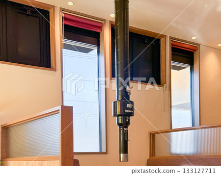 烤肉店的排煙管道 133127711