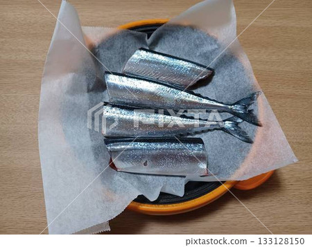 用微波爐烤秋刀魚 用微波爐烤秋刀魚 133128150